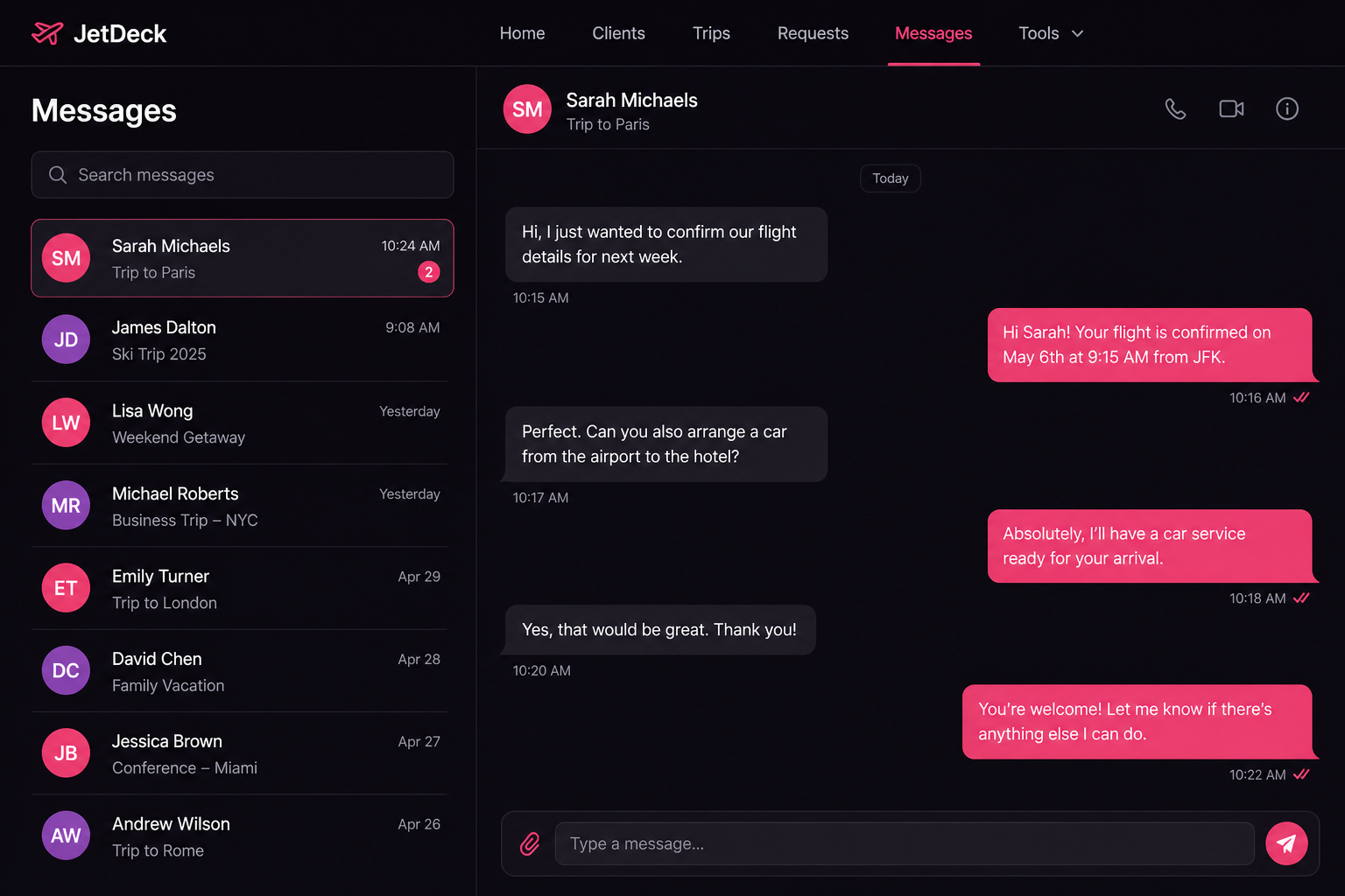 Traveler messaging their advisor